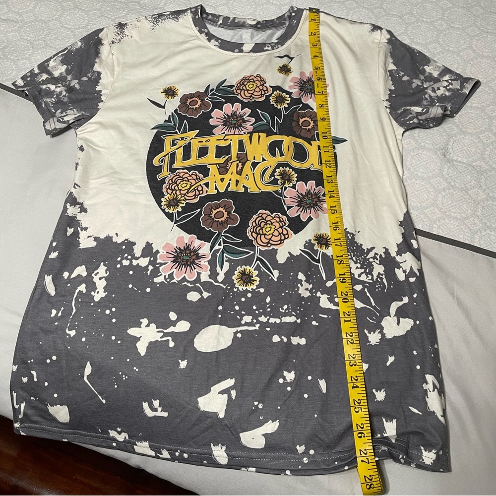 ✨NWOT✨ Fleetwood Mac Graphic T-shirt - Picture 8 of 12